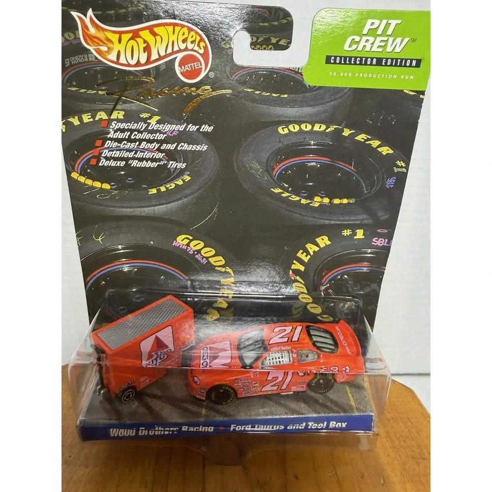 1999 Hot Wheels Racing Wood Brothers #21 Ford Taurus Pit Crew Citgo NASCAR‎